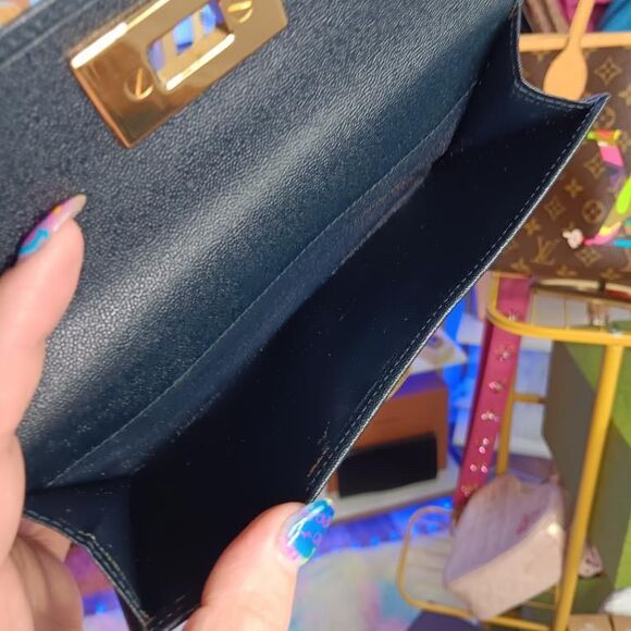 Vintage Gucci Dark Midnight Blue Wax Calf Leather Gold Turn Lock Wallet w/Box - Picture 8 of 16